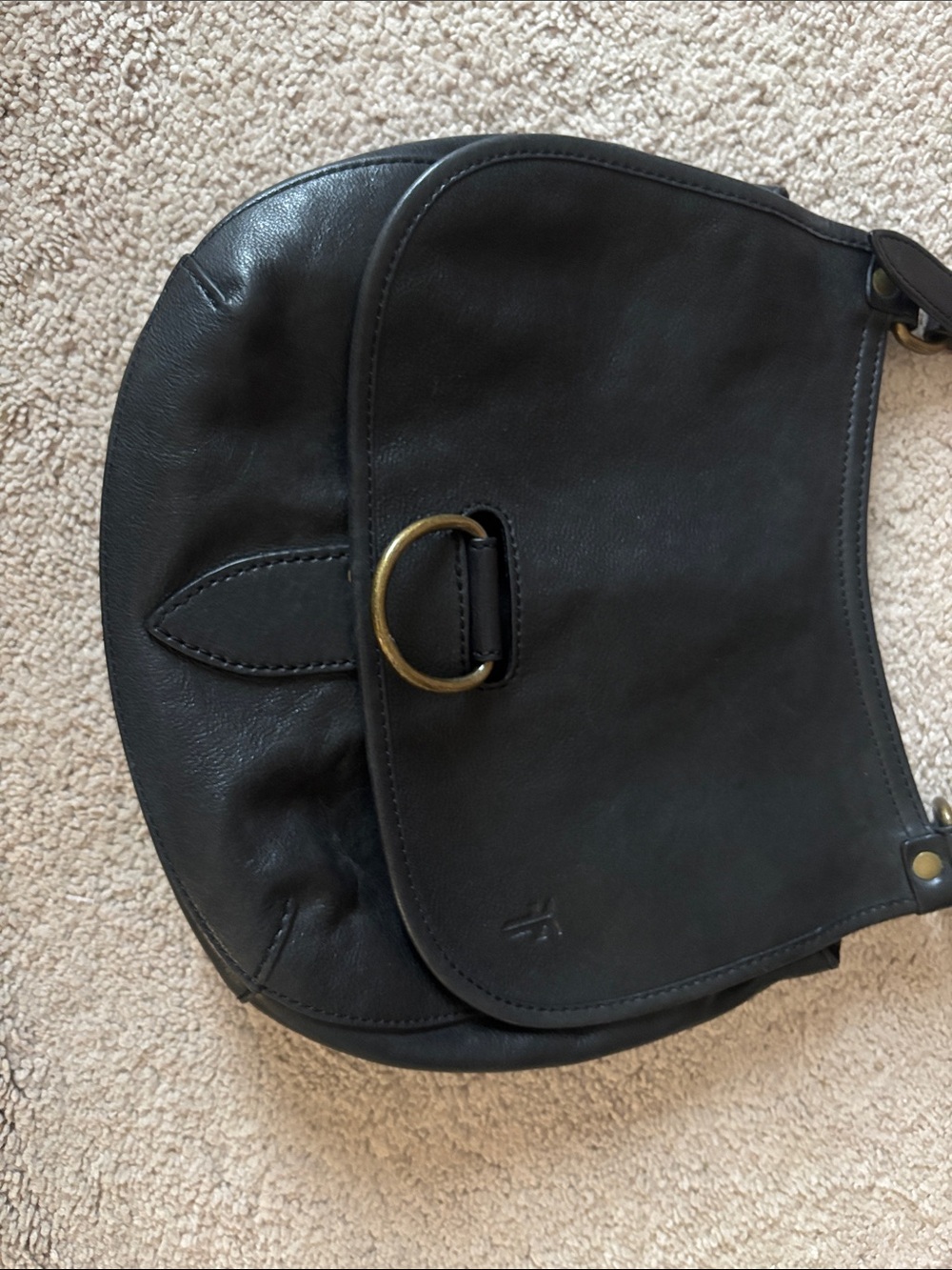 FRYE AND CO. Black Leather Saddle Crossbody Bag